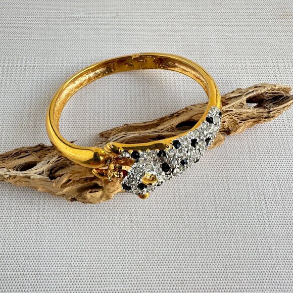 Vintage Leopard Head Bracelet, Hinged Gold Tone Bangle, Figural Cat Jewelry, Red - Picture 5 of 12